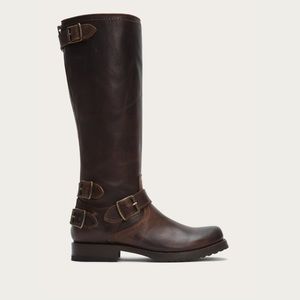 Frye Veronica back zip size 9.5 dark brown